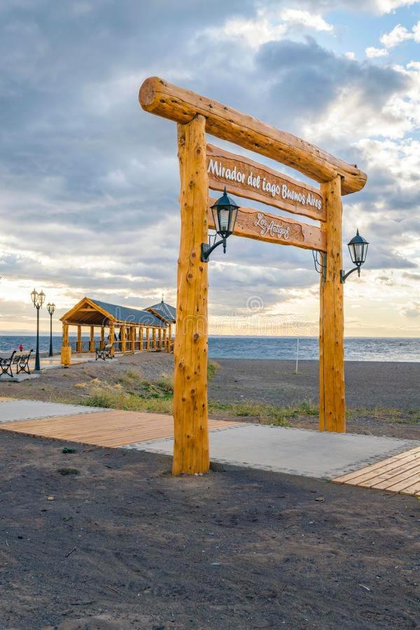 Casa Costanera Lago Buenos Aires, Los Antiguos Luaran gambar